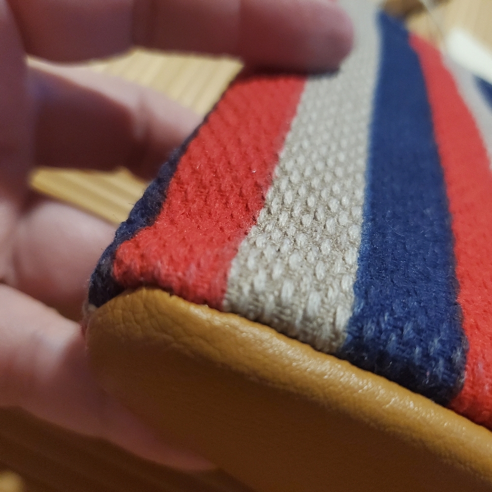 Universal Thread Striped Zip Pouch - Picture 4 of 8